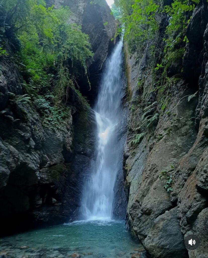 bangoru hidden waterfall photos 827x1024